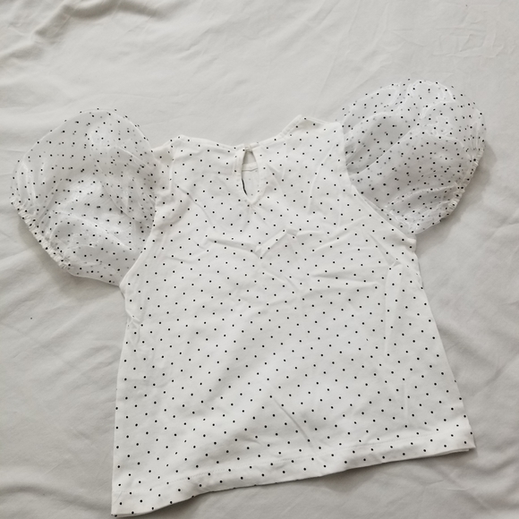 Zara nwot  polka dot Top with puff sleeves size 6 (F7) - Picture 2 of 3